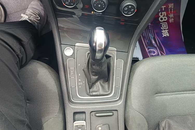 Used Volkswagen Golf 2020 Zhiai Edition 280TSI DSG Comfort Model Gear Lever