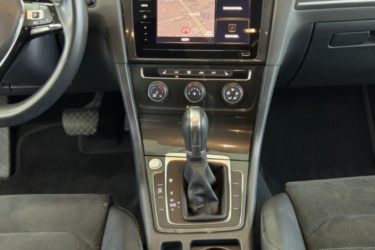 Used Volkswagen Golf 2020 280TSI DSG Luxury Edition Gear Lever