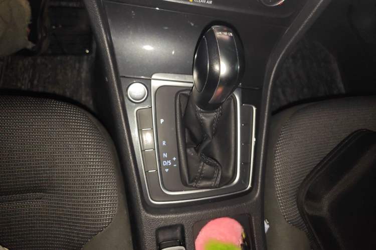 Used Volkswagen Golf 2020 Zhiai Edition 280TSI DSG Comfort Model Gear Lever
