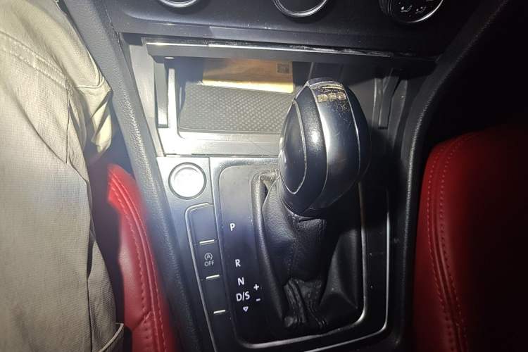 Used Volkswagen Golf 2020 Zhiai Edition 280TSI DSG Comfort Model Gear Lever