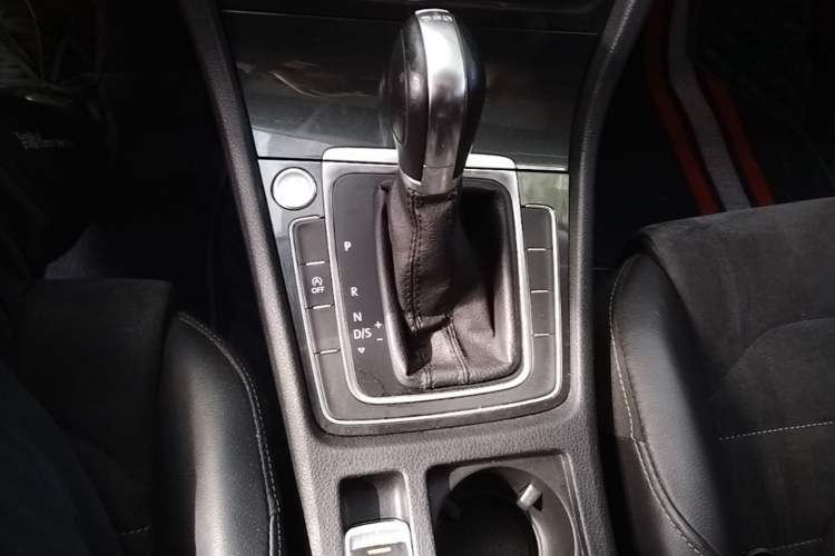 Used Volkswagen Golf 2020 280TSI DSG Luxury Edition Gear Lever