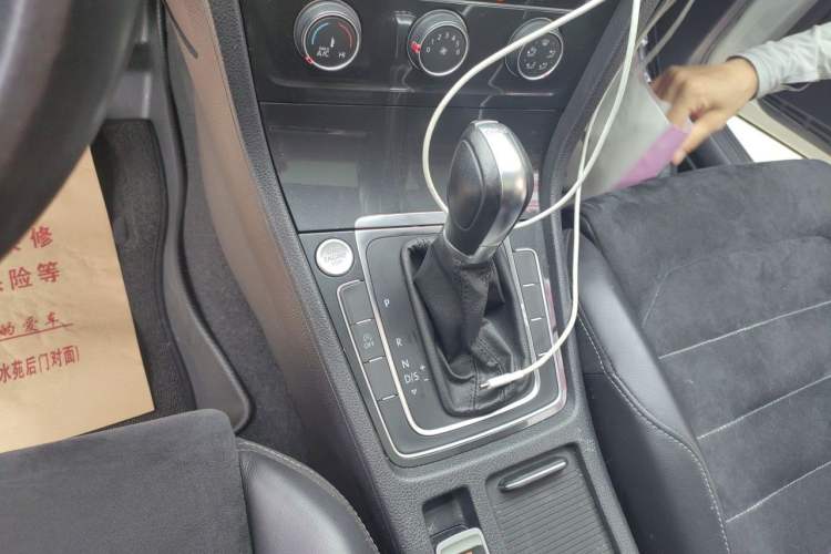 Used Volkswagen Golf 2020 Zhiai Edition 280TSI DSG Luxury Model Gear Lever
