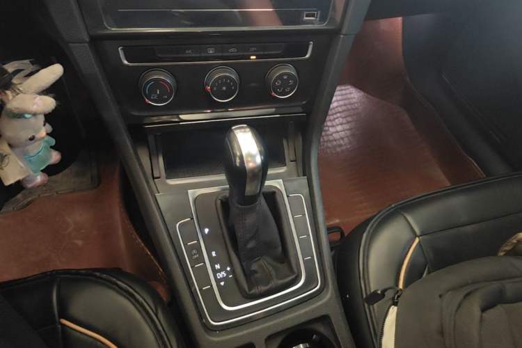 Used Volkswagen Golf 2020 280TSI DSG Comfort Version Gear Lever
