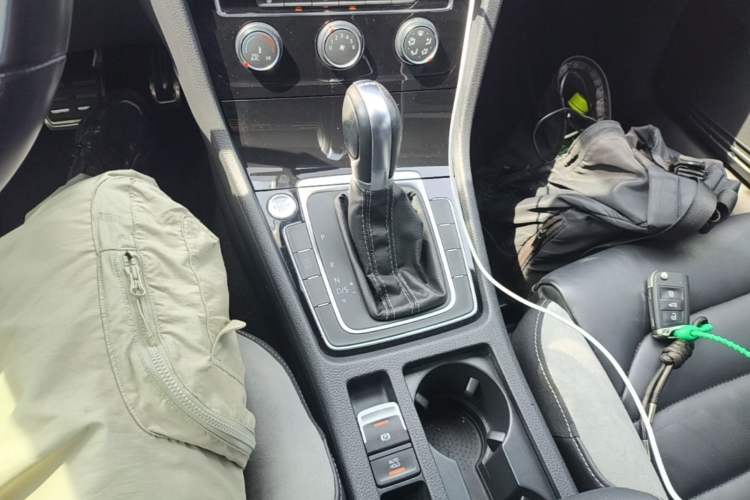 Used Volkswagen Golf 2020 Charming Edition 280TSI DSG R-Line Gear Lever