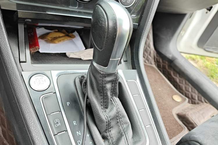 Used Volkswagen Golf 2020 Zhiai Edition 280TSI DSG Luxury Model Gear Lever
