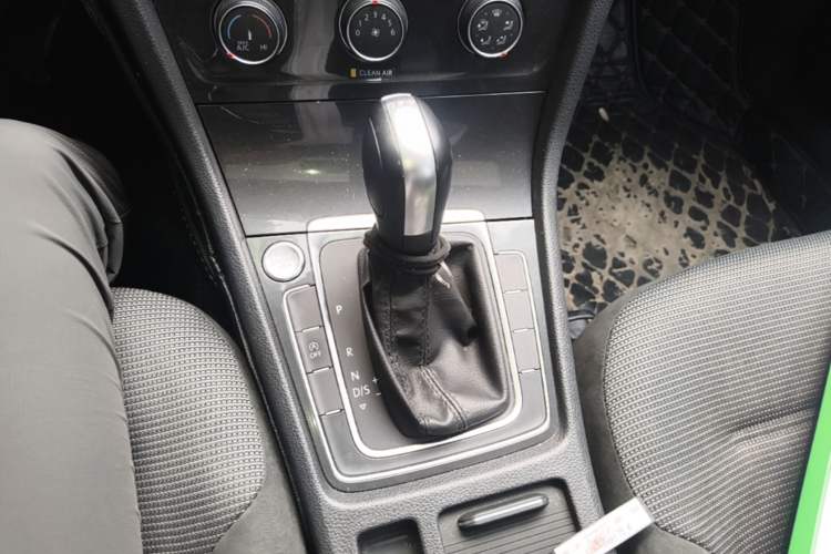 Used Volkswagen Golf 2020 Zhiai Edition 280TSI DSG Comfort Model Gear Lever