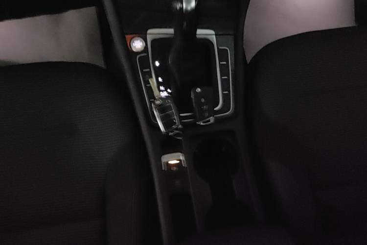 Used Volkswagen Golf 2020 Zhiai Edition 280TSI DSG Comfort Model Gear Lever