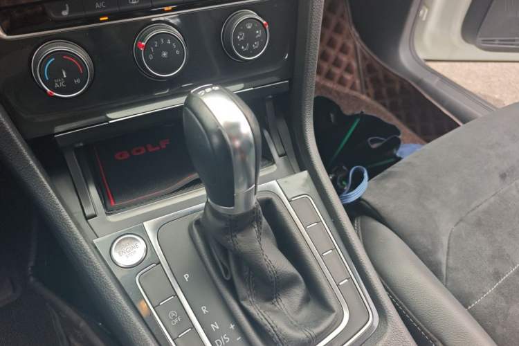 Used Volkswagen Golf 2020 Zhiai Edition 280TSI DSG Luxury Model Gear Lever