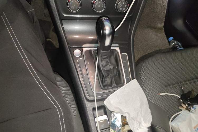Used Volkswagen Golf 2020 Zhiai Edition 280TSI DSG Comfort Model Gear Lever