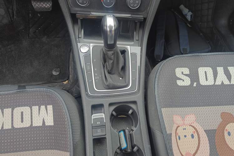 Used Volkswagen Golf 2020 Zhiai Edition 280TSI DSG Comfort Model Gear Lever