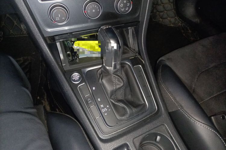 Used Volkswagen Golf 2020 280TSI DSG Luxury Edition Gear Lever
