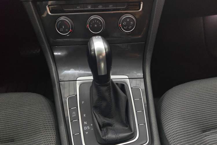 Used Volkswagen Golf 2020 280TSI DSG Comfort Version Gear Lever