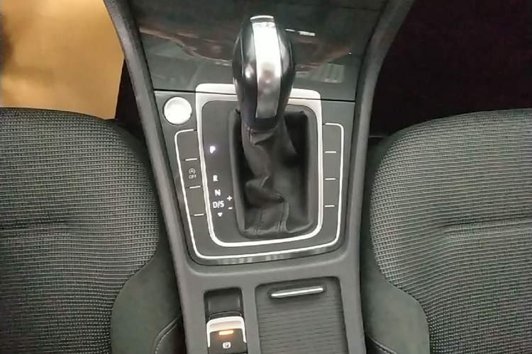 Used Volkswagen Golf 2020 Zhiai Edition 280TSI DSG Comfort Model Gear Lever