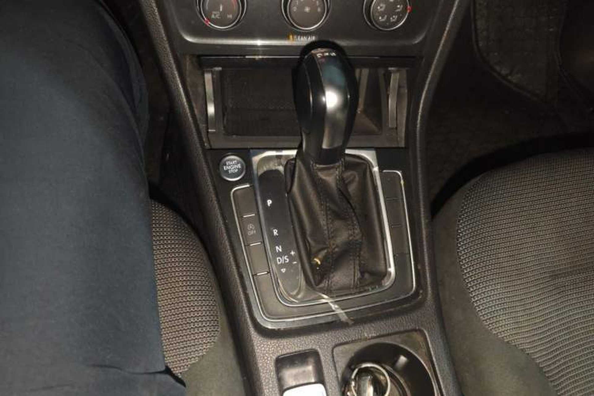 Used Volkswagen Golf 2020 Zhiai Edition 280TSI DSG Comfort Model Gear Lever