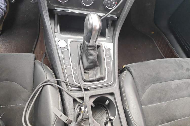 Used Volkswagen Golf 2020 Zhiai Edition 280TSI DSG Luxury Model Gear Lever