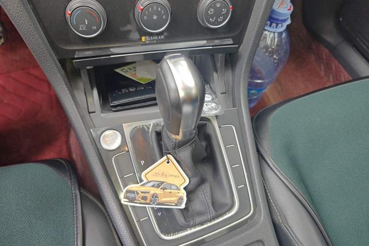 Used Volkswagen Golf 2020 Zhiai Edition 280TSI DSG Luxury Model Gear Lever