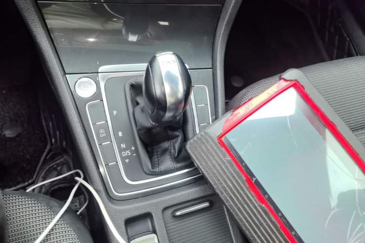 Used Volkswagen Golf 2020 Zhiai Edition 280TSI DSG Comfort Model Gear Lever