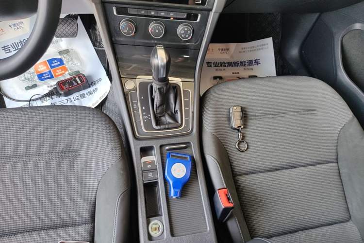 Used Volkswagen Golf 2020 Zhiai Edition 280TSI DSG Comfort Model Gear Lever