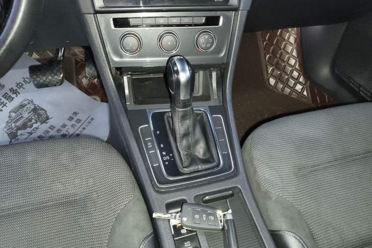 Used Volkswagen Golf 2020 280TSI DSG Comfort Version Gear Lever