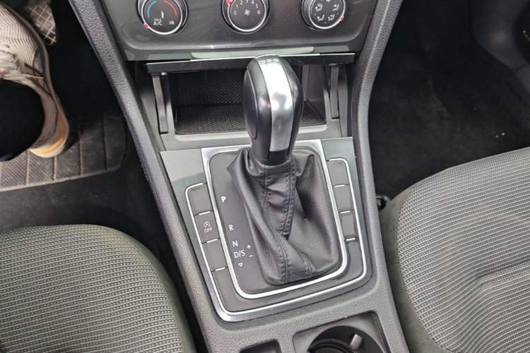 Used Volkswagen Golf 2020 280TSI DSG Comfort Version Gear Lever