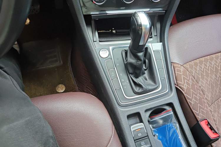 Used Volkswagen Golf 2020 Zhiai Edition 280TSI DSG Comfort Model Gear Lever