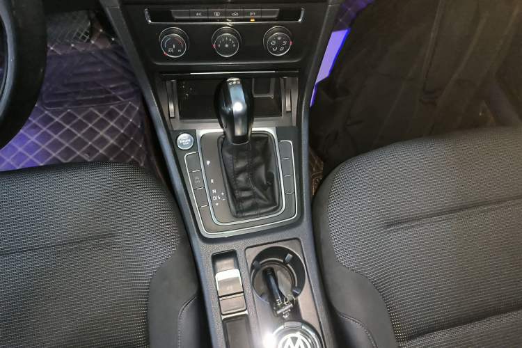Used Volkswagen Golf 2020 Zhiai Edition 280TSI DSG Comfort Model Gear Lever