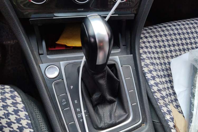 Used Volkswagen Golf 2020 Zhiai Edition 280TSI DSG Comfort Model Gear Lever