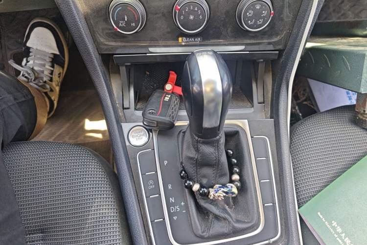 Used Volkswagen Golf 2020 Zhiai Edition 280TSI DSG Comfort Model Gear Lever