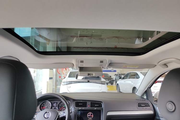 Used Volkswagen Golf 2020 Zhiai Edition 280TSI DSG Comfort Model Headliner