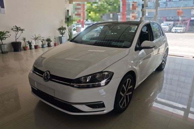 Ojetý Volkswagen Golf 2020 Zhiai Edition 280TSI DSG Luxury Model