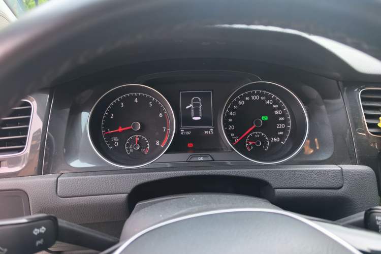 Used Volkswagen Golf 2020 Zhiai Edition 280TSI DSG Comfort Model Instrument Cluster