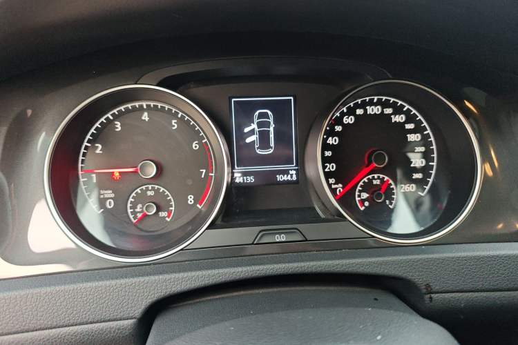 Used Volkswagen Golf 2020 Zhiai Edition 200TSI DSG Comfortable & Ambitious Version Instrument Cluster