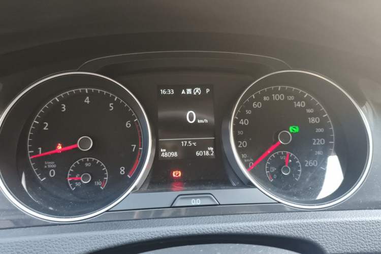 Used Volkswagen Golf 2020 Zhiai Edition 200TSI DSG Comfortable & Ambitious Version Instrument Cluster