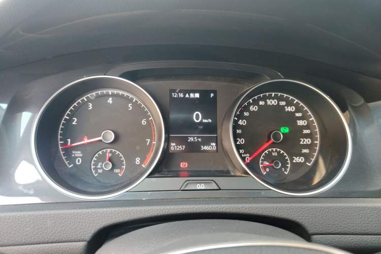 Used Volkswagen Golf 2020 Zhiai Edition 200TSI DSG Comfortable & Ambitious Version Instrument Cluster