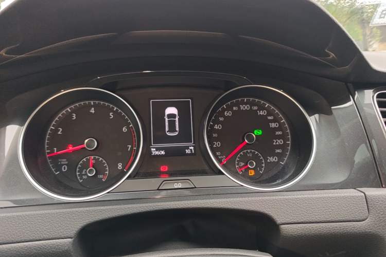 Used Volkswagen Golf 2020 Zhiai Edition 200TSI DSG Comfortable & Ambitious Version Instrument Cluster