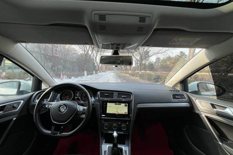 Used Volkswagen Golf 2020 280TSI DSG Comfort Version Interior 1