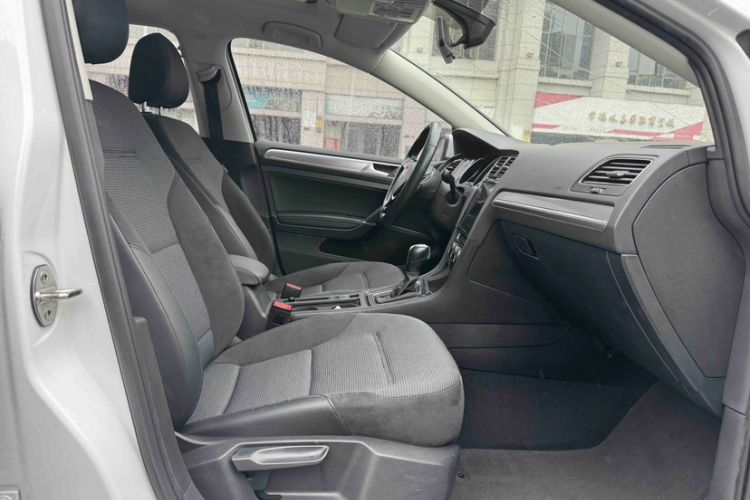Used Volkswagen Golf 2020 Zhiai Edition 280TSI DSG Comfort Model Interior 1