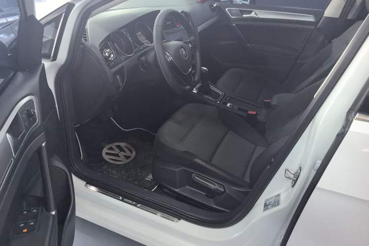 Used Volkswagen Golf 2020 Zhiai Edition 280TSI DSG Comfort Model Interior 1