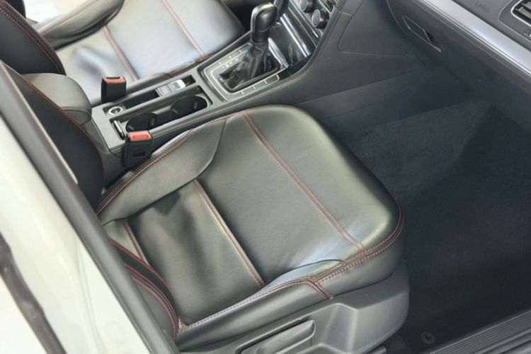 Used Volkswagen Golf 2020 Zhiai Edition 280TSI DSG Comfort Model Interior 1