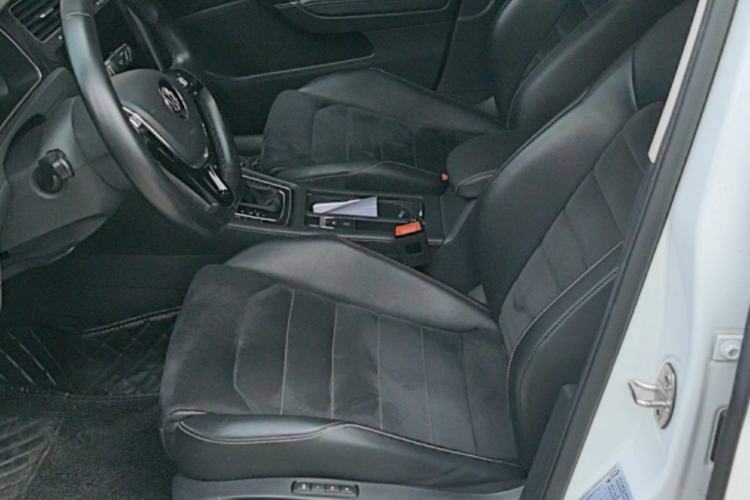 Used Volkswagen Golf 2020 Zhiai Edition 280TSI DSG Luxury Model Interior 1