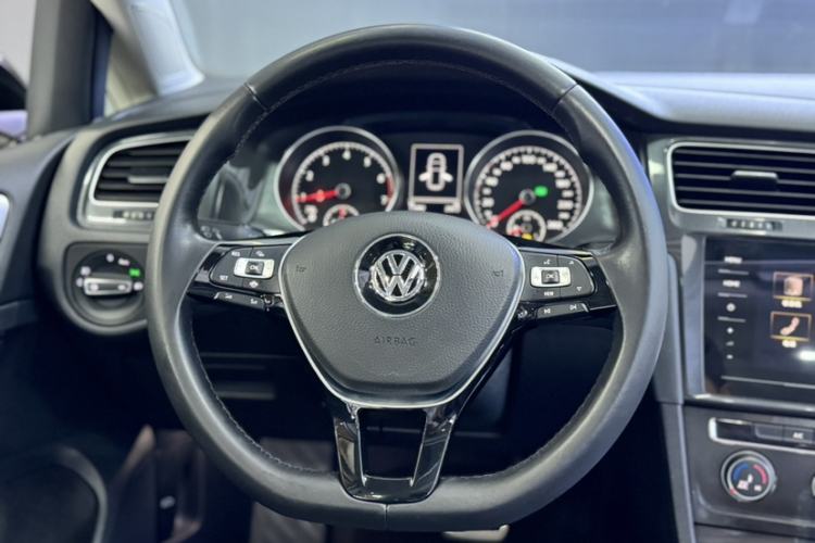 Used Volkswagen Golf 2020 Zhiai Edition 280TSI DSG Comfort Model Interior 1