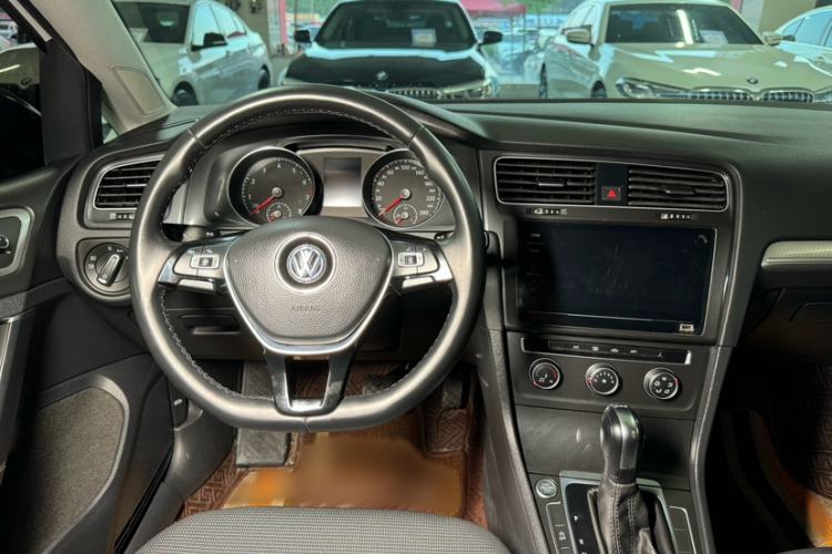 Used Volkswagen Golf 2020 Zhiai Edition 280TSI DSG Comfort Model Interior 1