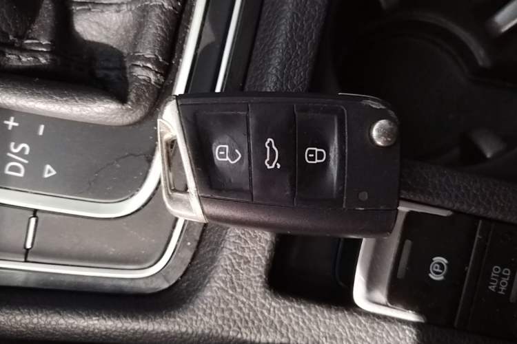Used Volkswagen Golf 2020 280TSI DSG Luxury Edition Interior 1