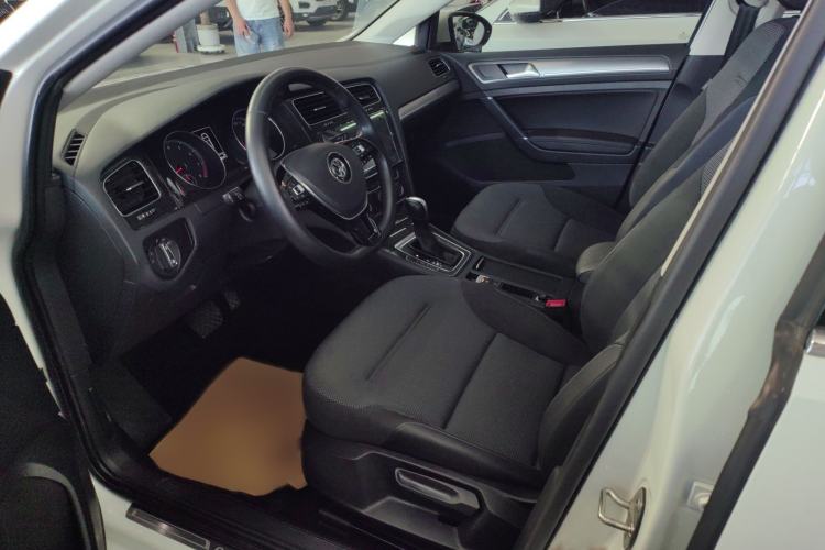 Used Volkswagen Golf 2020 280TSI DSG Comfort Version Interior 1