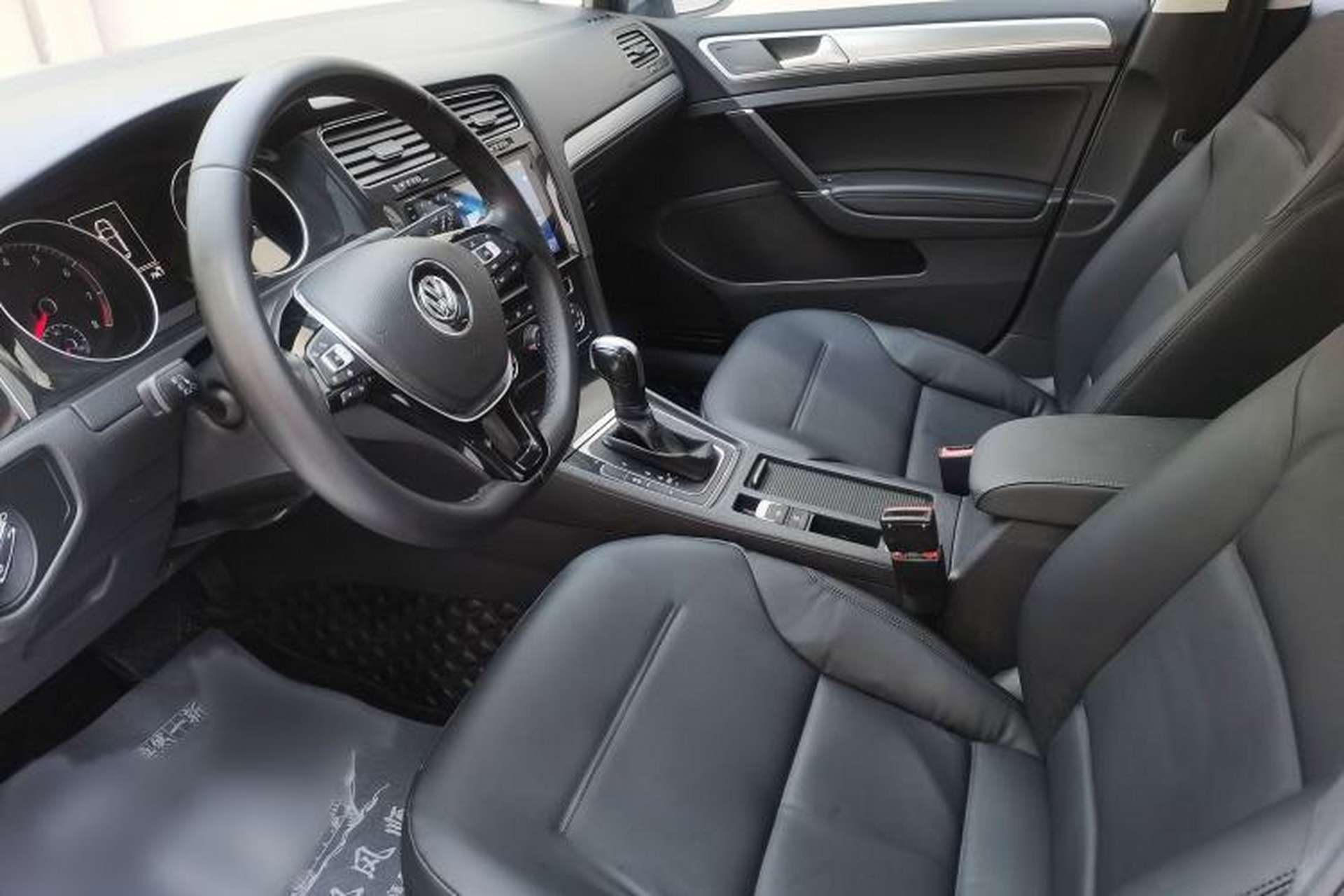 Used Volkswagen Golf 2020 280TSI DSG Comfort Version Interior 1