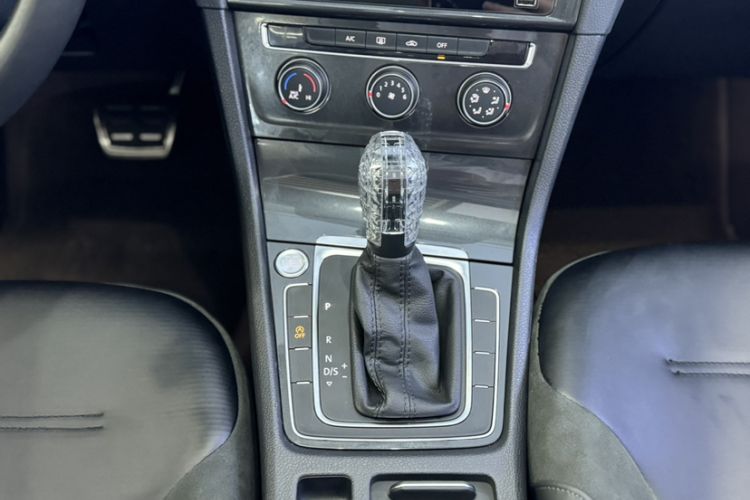 Used Volkswagen Golf 2020 Zhiai Edition 280TSI DSG Comfort Model Interior 10