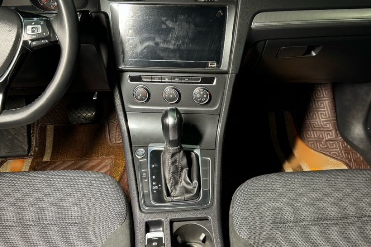 Used Volkswagen Golf 2020 Zhiai Edition 280TSI DSG Comfort Model Interior 10