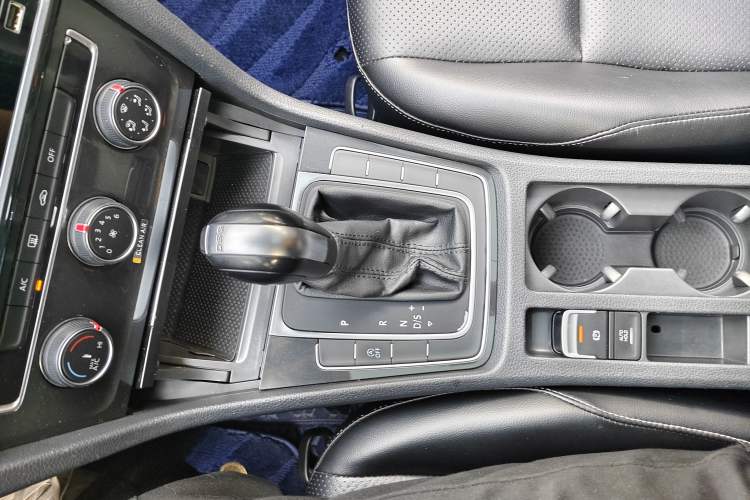 Used Volkswagen Golf 2020 200TSI DSG Comfortable and Ambitious Edition Interior 10