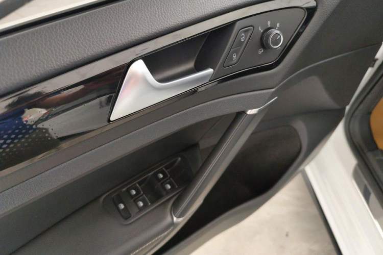 Used Volkswagen Golf 2020 280TSI DSG R-Line Version Interior 11