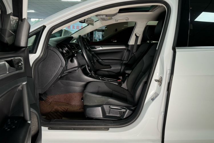 Used Volkswagen Golf 2020 Zhiai Edition 280TSI DSG Comfort Model Interior 11
